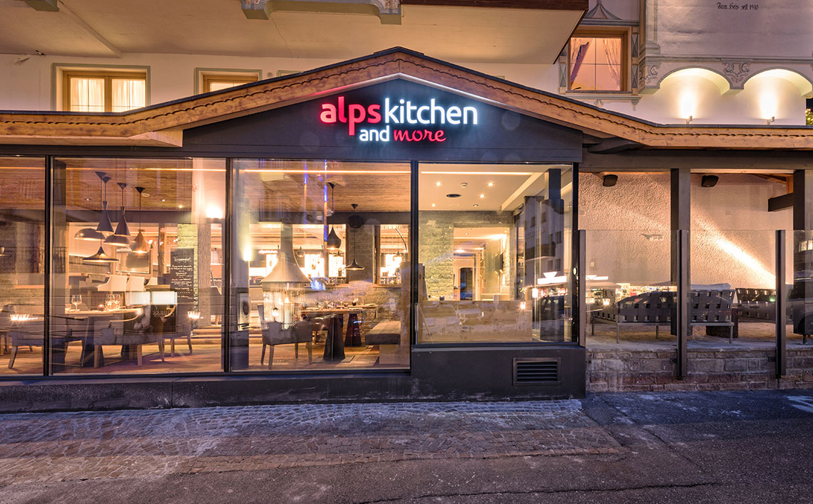 VIP Lounge alps kitchen and more, ©Des Alpes